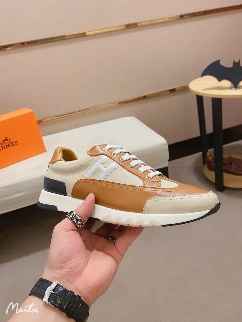 Ex-factory price: 500💰《HERMES》【Classic original single version】Hermès; top 🔝purchasing agent🔍🔍men's latest 🇺🇸sold simultaneously, original imported from Italy ▲▲first-layer cowhide ▲▲ (high-end, nobility and class) ) Exquisite workmanship (Italian 🇮🇹 imported water-dyed 🐂 cowhide lining) sole: original sole provided by the original factory, ⚠️exclusive double-layer activity·TPR·rubber·combined molded outsole; super comfortable·wear-resistant·non-slip·environmental protection The real thing is more beautiful when photographed in kind (high quality, following orders), you can come in and out at will * Number of yards: 38·39·40·41·42·43·44# (can be customized 45.)